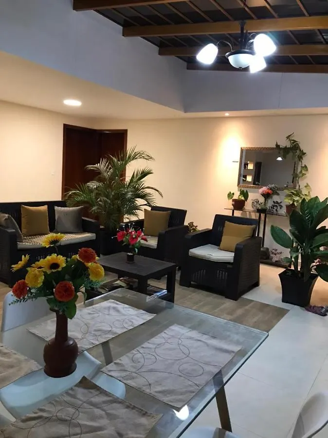 Las Hortensia'S Casa De Huespedes Tababela Homestay